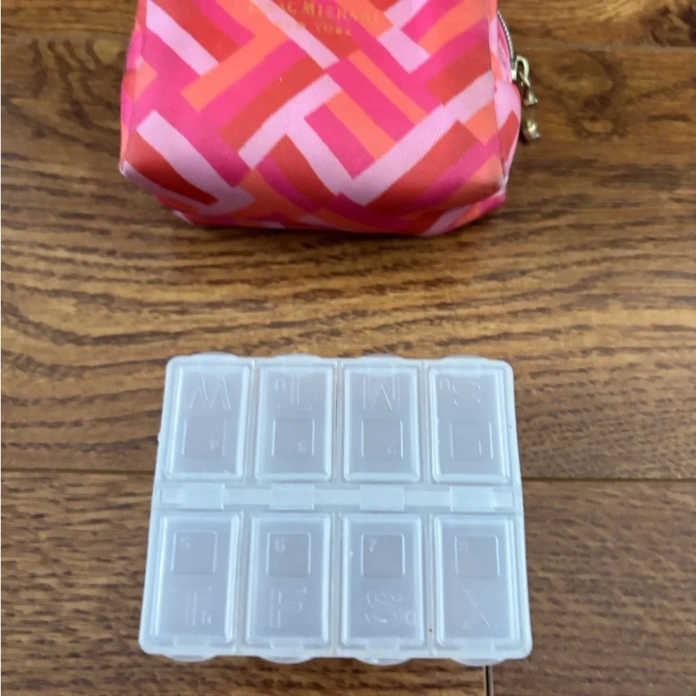 Isaac Mizrahi Pink & Orange Geometric Zip pill case